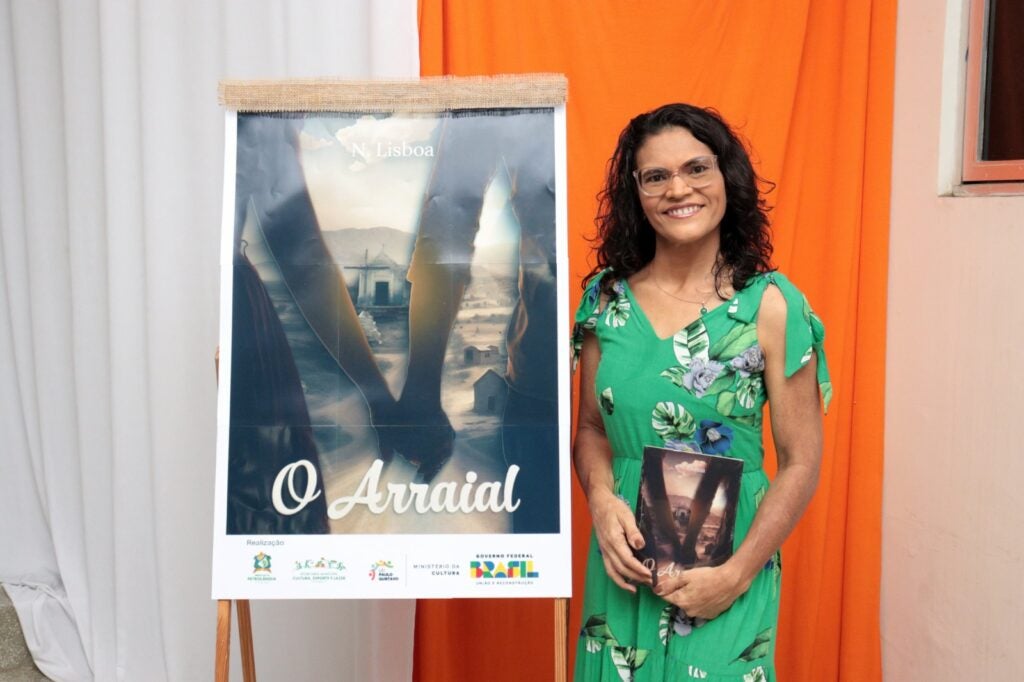 Lançamento do livro ‘O Arraial’ da Escritora N. Lisboa enriquece cultura de Petrolândia-PE Lançamento do livro ‘O Arraial’ da Escritora N. Lisboa enriquece cultura de Petrolândia-PE