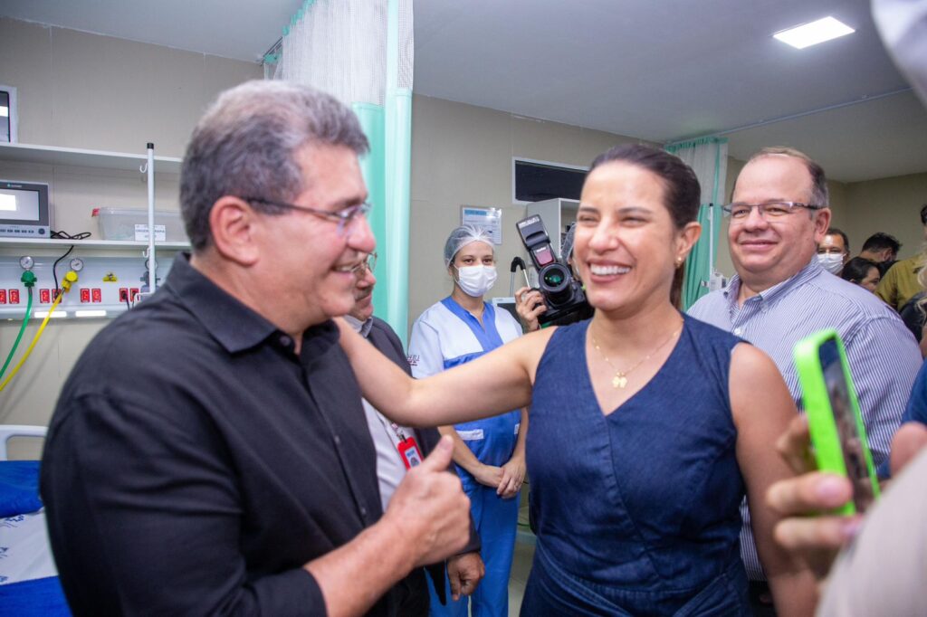 Duque destina emenda para Hospital Emília Câmara e participa de entrega de leitos de UTI com a governadora Raquel Lyra