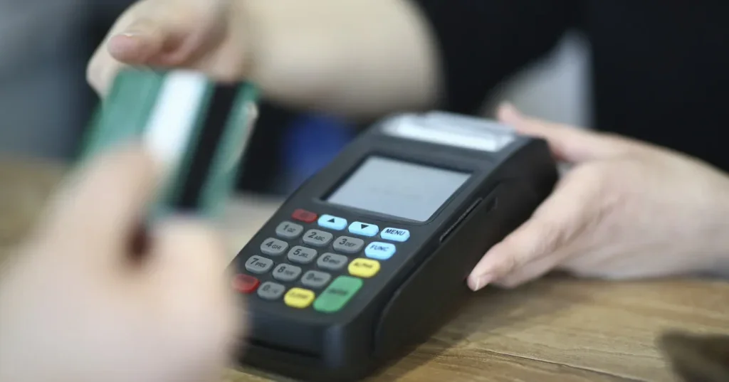 5 Erros Comuns ao Usar um Cartão de Crédito e Como Evitá-los