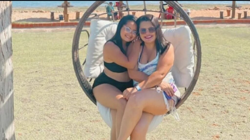 Petrolândia: Claudia Leal Parabeniza sua Filha Alba Leal pelo seu Aniversário