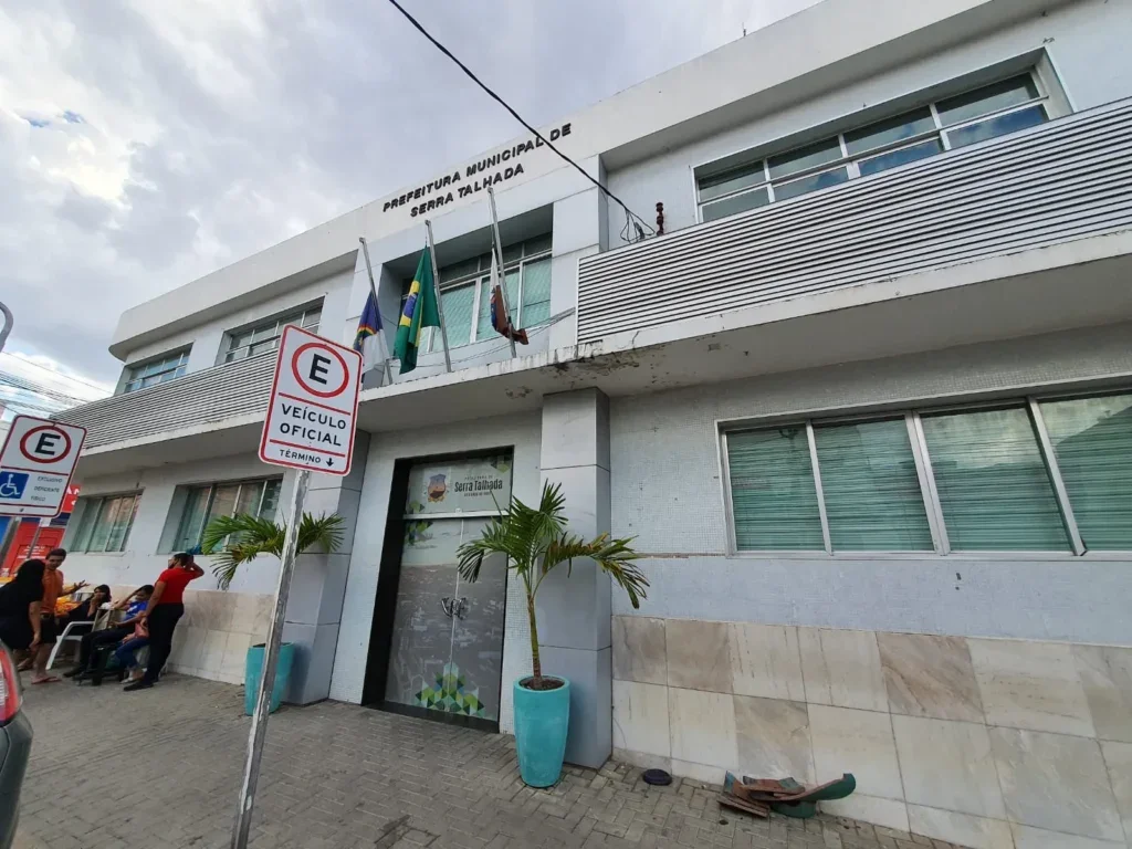 Justiça Federal aponta “provas robustas” do desvio de R$ 9 milhões do FUNDEB em Serra Talhada-PE Justiça Federal aponta “provas robustas” do desvio de R$ 9 milhões do FUNDEB em Serra Talhada-PE