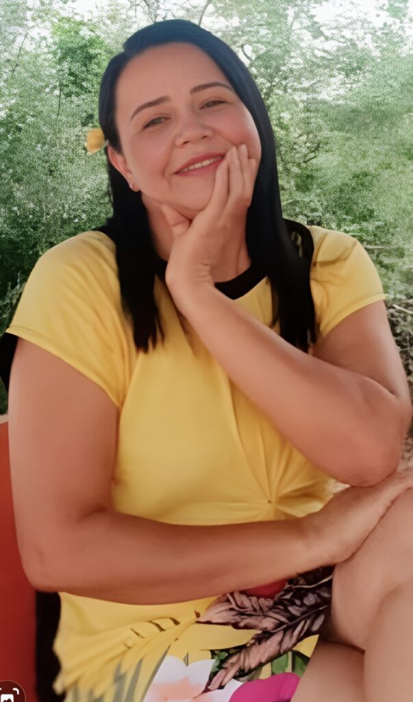 Cida Oliveira comemora 50 anos com felicitações e homenagens em Petrolândia Cida Oliveira comemora 50 anos com felicitações e homenagens em Petrolândia