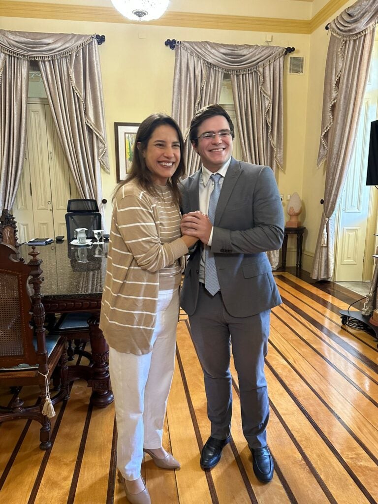 Miguel Duque é recebido por Raquel Lyra e entra de vez na política Miguel Duque é recebido por Raquel Lyra e entra de vez na política