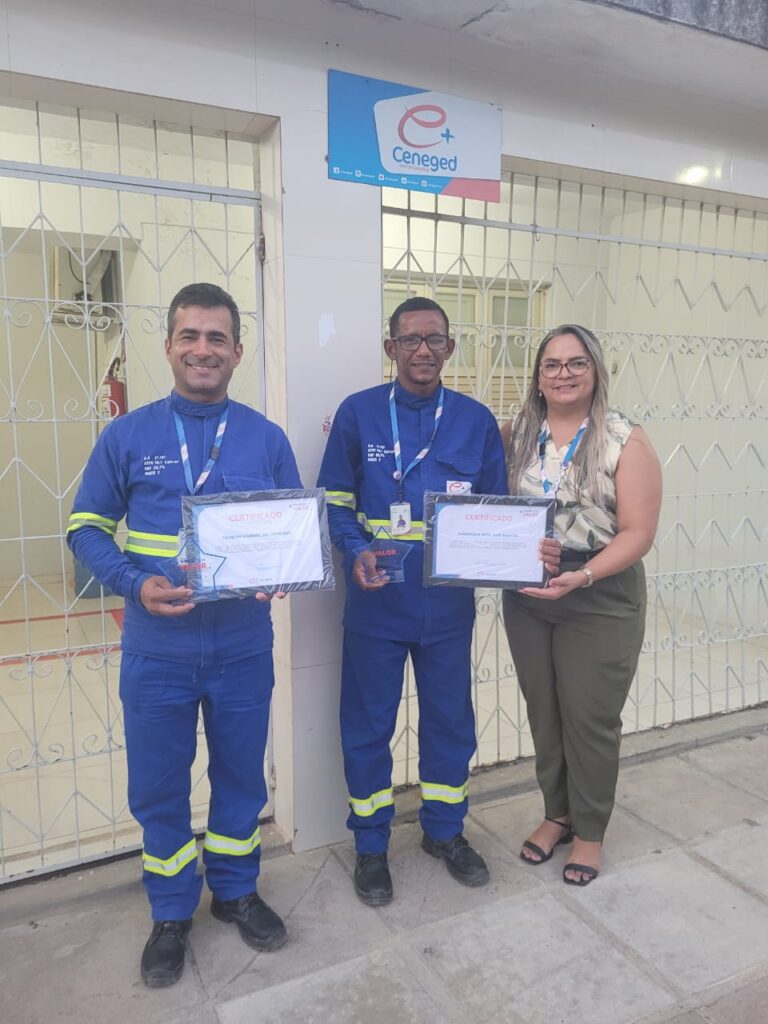 Ceneged homenageia equipe destaque de 2024 em evento especial em Floresta-PE; Eletricista de Petrolândia ‘Decinho’ é homenageado