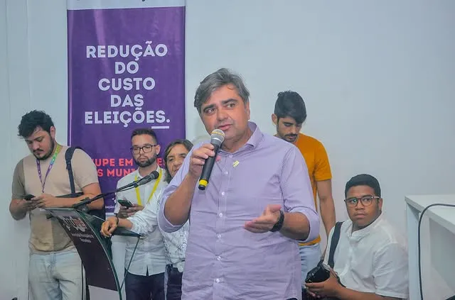 Fabiano Marques critica falta de transparência na privatização da Compesa e anuncia plano político para 2026