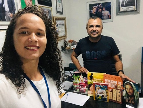 Presidente da Câmara de Petrolândia recebe estudante de Direito em visita especial à cidade