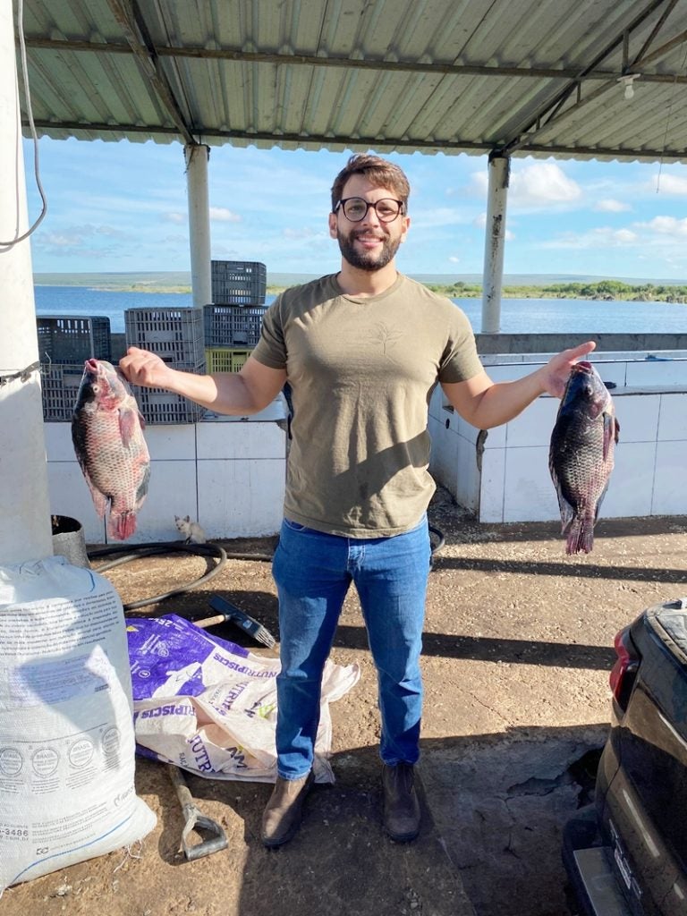 João Thiago realiza entrega histórica de peixes em Carnaubeira da Penha e inspira novas ações na cidade