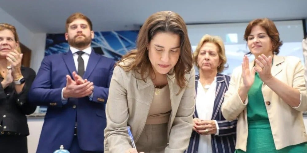 Governo assina termo de compromisso para a construção de casas populares em Floresta, PE Governo assina termo de compromisso para a construção de casas populares em Floresta, PE