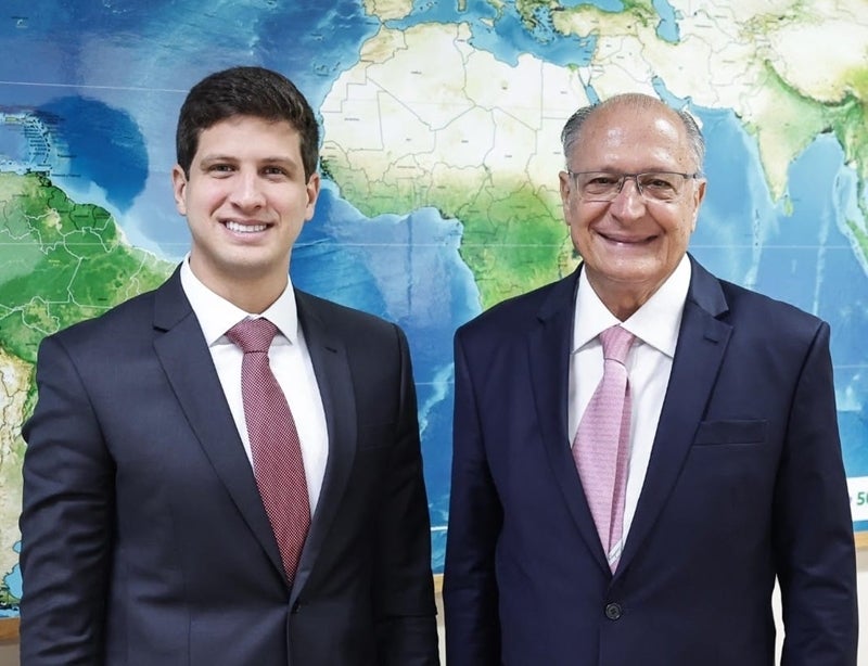 João Campos reforça pleito para retirar manga e uva do Vale do São Francisco do “tarifaço” dos EUA