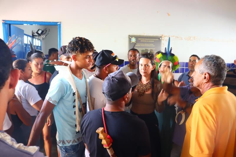 Conflito entre indígenas mantém escola ocupada e sem aulas há mais de 20 dias em Petrolândia Conflito entre indígenas mantém escola ocupada e sem aulas há mais de 20 dias em Petrolândia