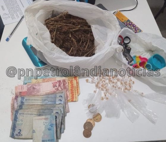 Policiais Militares da 4ª CIPM prendem indivíduo por tráfico de drogas em Petrolândia