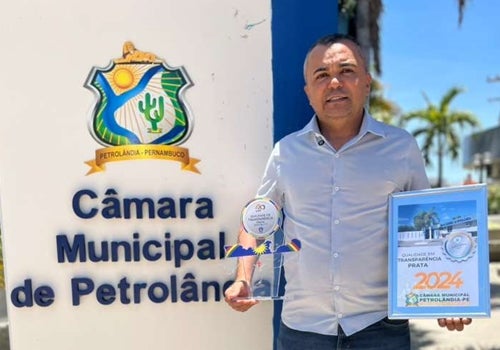 Presidente da Câmara de Petrolândia, Dedé de França, celebra conquista do Selo Prata de Transparência