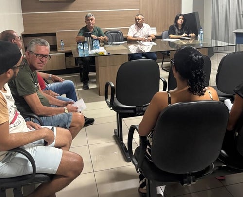 Presidente Dedé de França e vereador Evaldo Nascimento se reúnem com Comissão em Defesa dos Animais para discutir criação de abrigo em Petrolândia