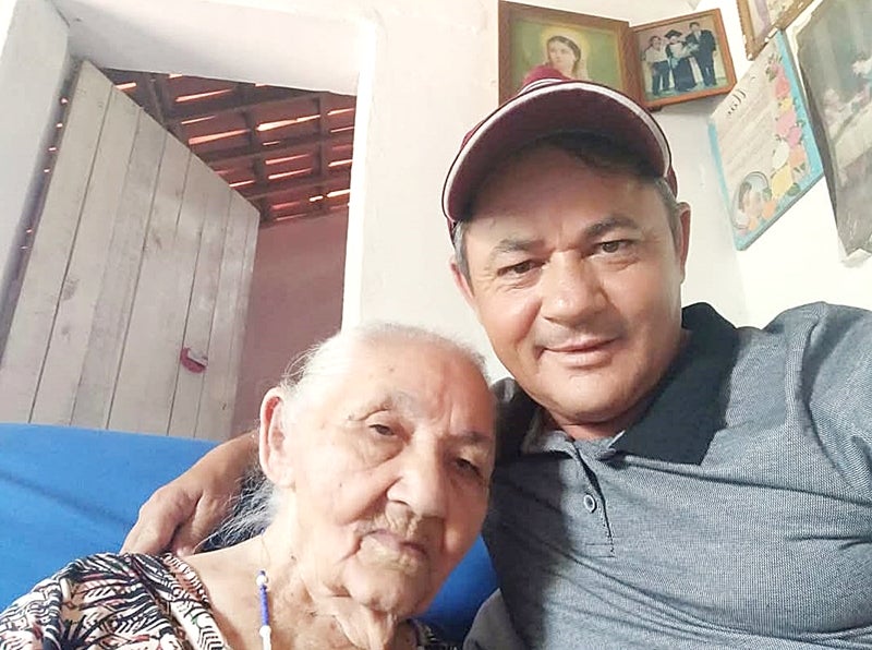 Vó do vereador Keno do Logradouro completa 103 anos na zona rural de Petrolândia