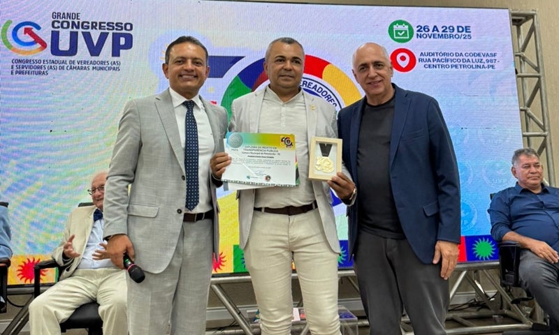 Presidente da Câmara de Petrolândia, Vereador Dedé de França recebe Diploma do Mérito – Selo Prata 2025 durante congresso dos 50 anos da UVP