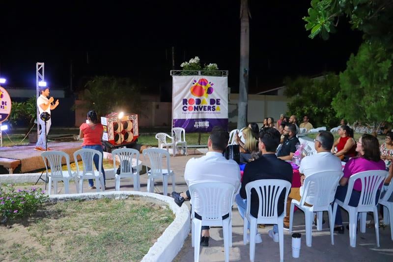 Praça da Quadra 04 em Petrolândia é palco de Roda de Conversa sobre autocuidado promovida por Jeyninho Souza