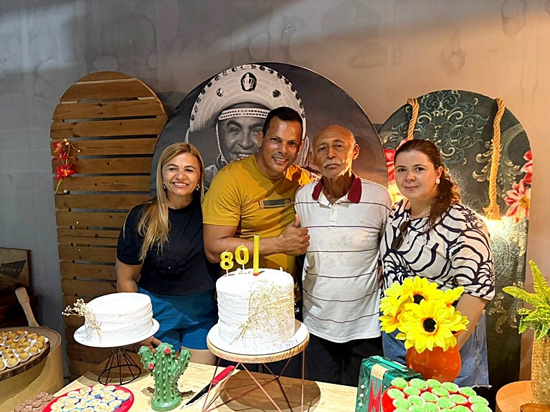 Petrolândia: Vereador Jadinho da Clínica prestigia aniversário de 80 anos do ex-prefeito Amadeu de Souza em festa temática de Luiz Gonzaga Petrolândia: Vereador Jadinho da Clínica prestigia aniversário de 80 anos do ex-prefeito Amadeu de Souza em festa temática de Luiz Gonzaga