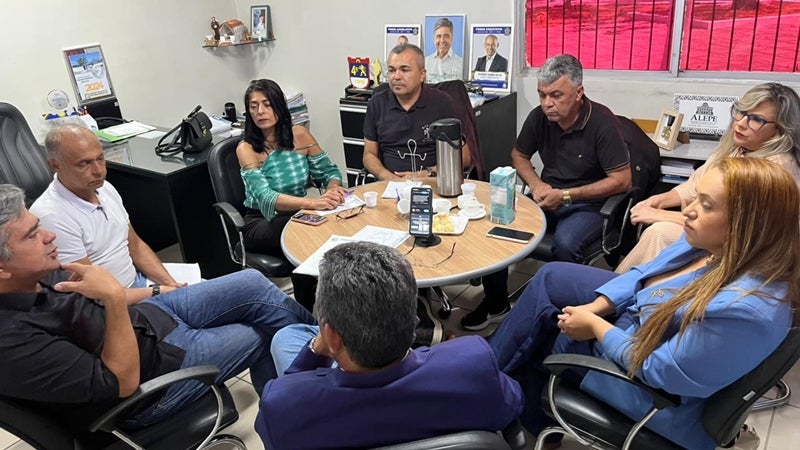 Lideranças de Petrolândia Avançam em Discussão para Implantação da Delegacia da Mulher no Município Lideranças de Petrolândia Avançam em Discussão para Implantação da Delegacia da Mulher no Município