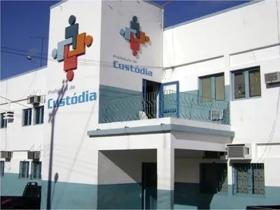 TRE-PE mantém cassação do prefeito e da vice de Custódia por abuso de poder TRE-PE mantém cassação do prefeito e da vice de Custódia por abuso de poder