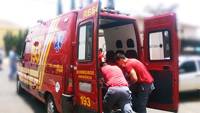 Domingo começa com grave acidente: motociclista atropela dois garis na orla de Petrolândia
