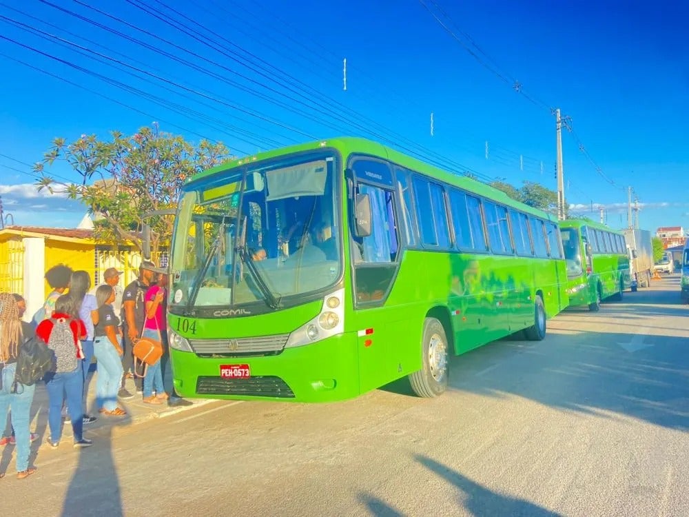 Prefeitura põe fim ao transporte universitário gratuito em Floresta, PE