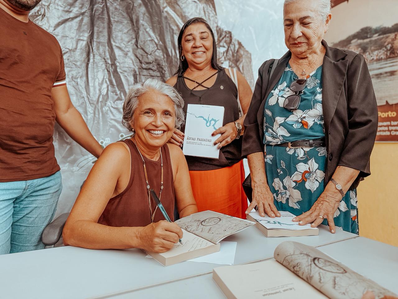Paula Rubens lança “Águas Passadas” em evento promovido pelo Instituto Geográfico e Histórico de Petrolândia
