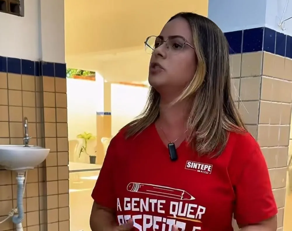 Sindicato denuncia escola com risco de desabamento em Floresta, PE
