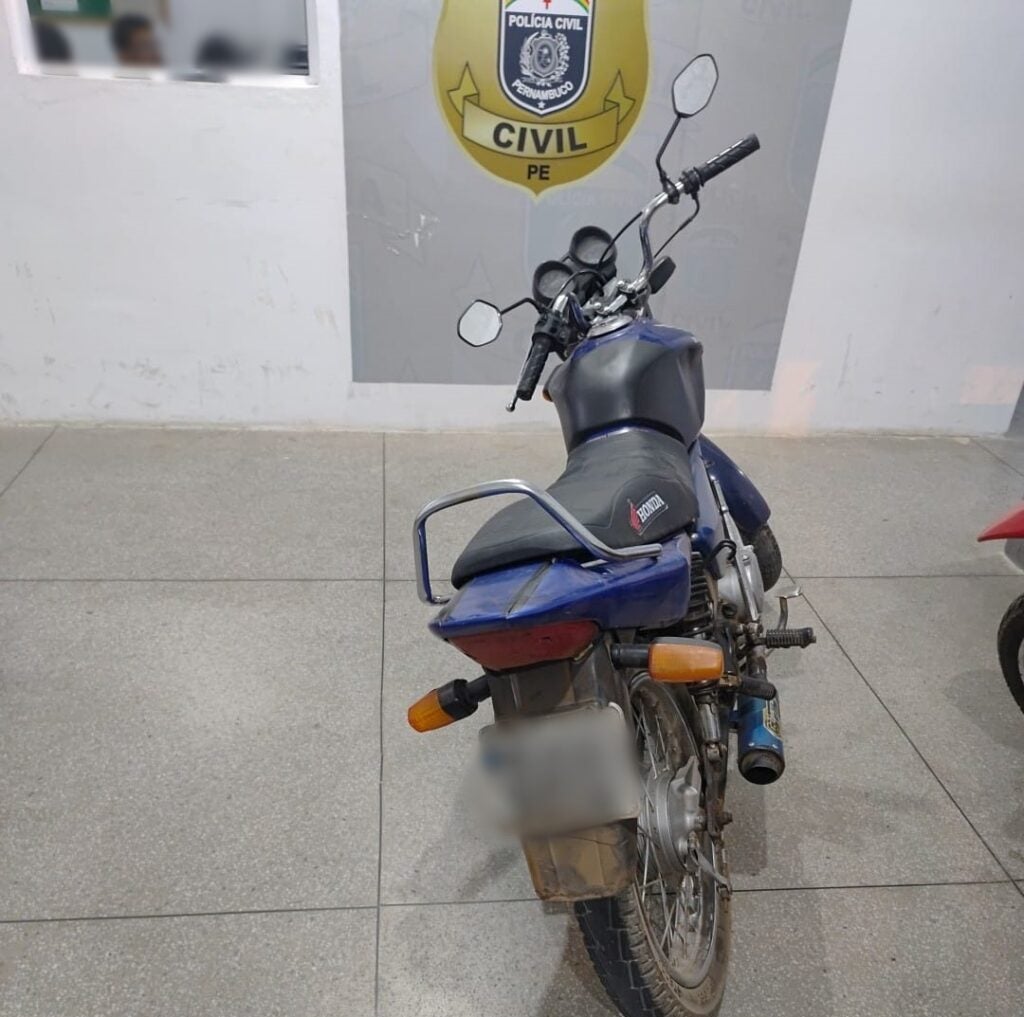 Petrolândia: Policiais Militares conduzem menor de idade por prática de direção perigosa (Empinando motocicleta)