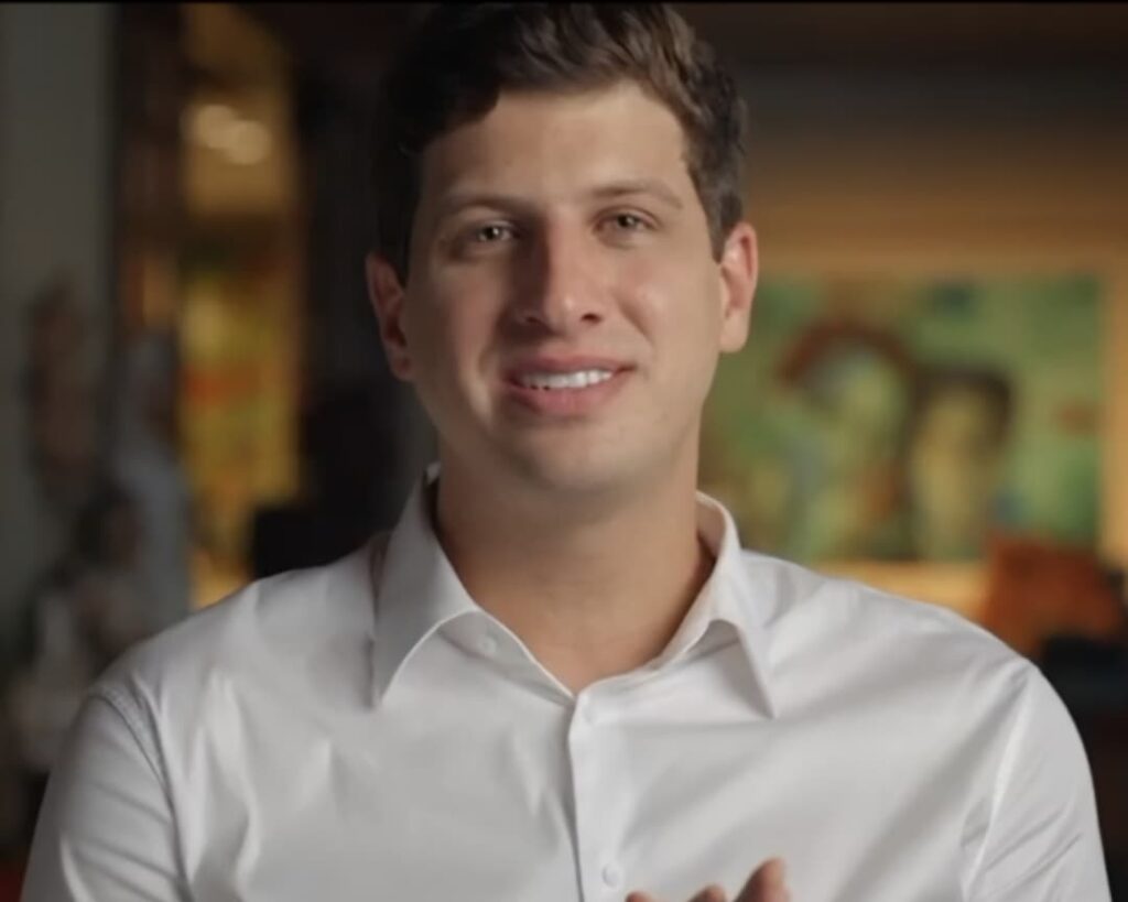 Em video emocionado, João se despede do Recife e diz que fará mais como governador