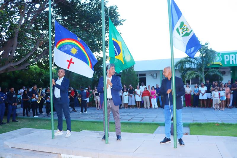 Petrolândia celebra 38 anos da transição da Velha para a Nova cidade com solenidade cívica, entrega de máquina e missa em ação de graças