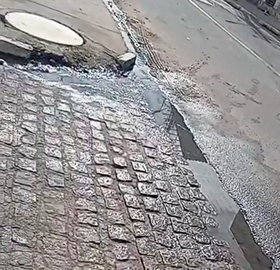Esgoto estourado gera revolta de moradores na Quadra 09 em Petrolândia