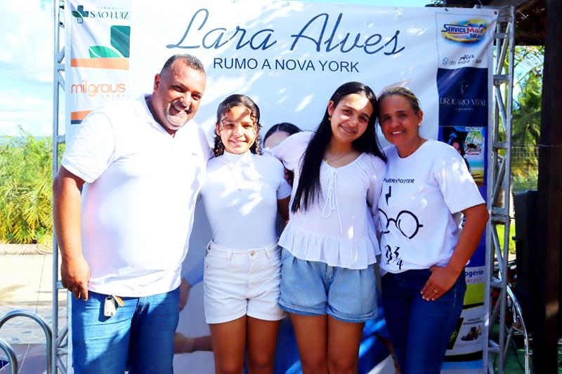 Bingo de carneiro, feijoada e show com Aninha Araújo mobilizam Petrolândia em apoio a jovem bailarina rumo a Nova York