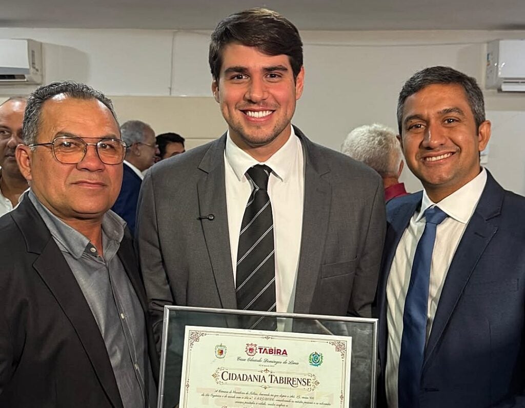 Dr. Bruno Marques recebe Título de Cidadão Honorário de Tabira durante comemoração dos 77 anos do município