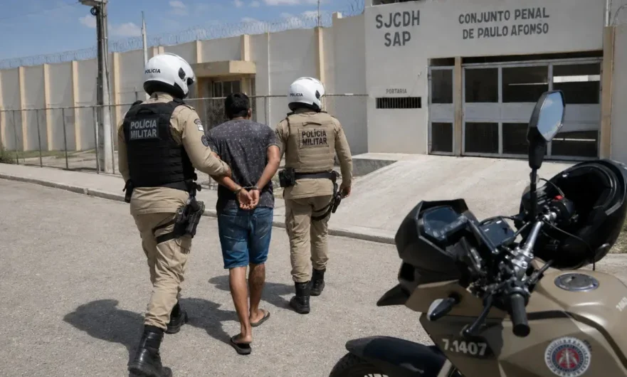 Foragido por homicídio é preso pela PM nos fundos do presídio em Paulo Afonso