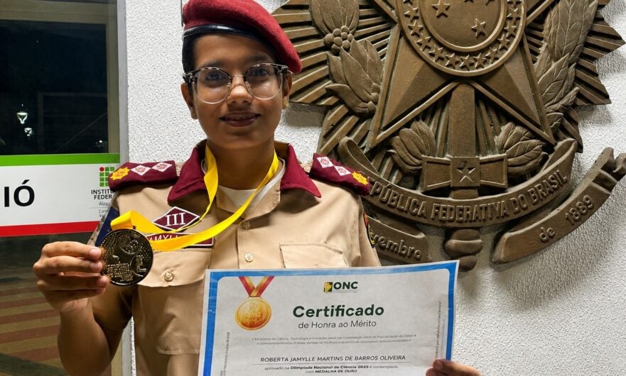 Petrolandense se destaca nacionalmente: Roberta Jamylle conquista intercâmbio na Inglaterra, promoção no CPMAL e vaga inédita em imersão científica