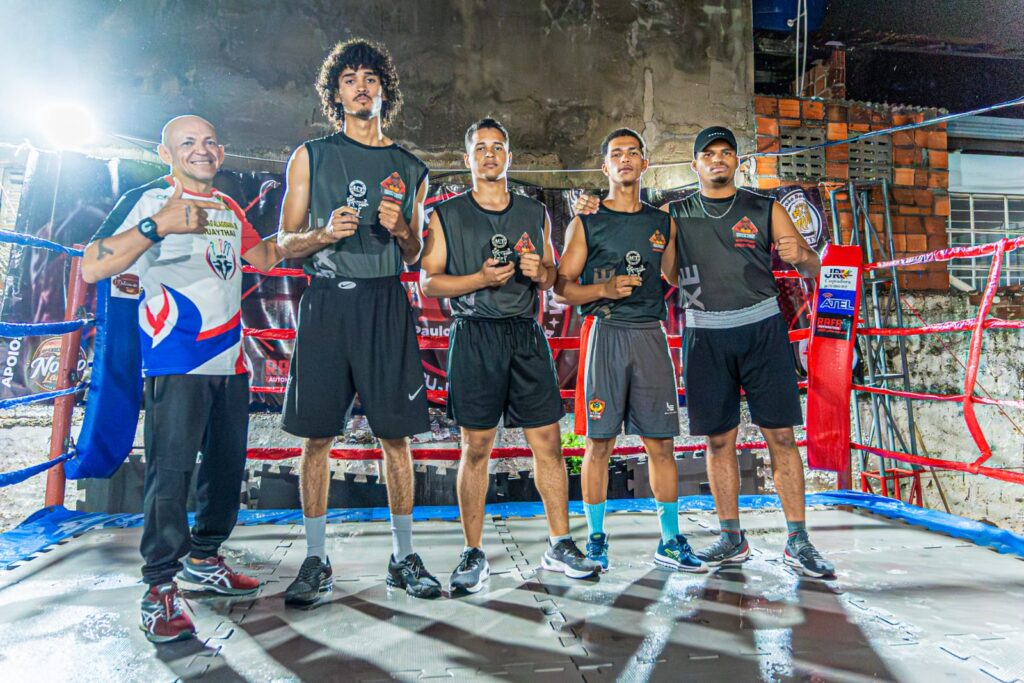 Equipe Black Dragon conquista 4 vitórias em campeonato de boxe em Paulo Afonso e transforma histórias de superação em orgulho para Petrolândia