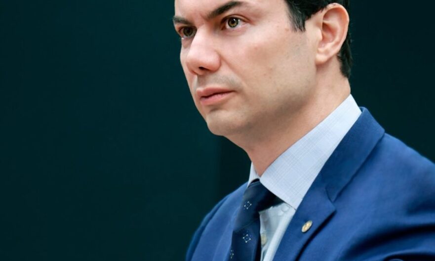Clodoaldo Magalhães declara apoio a CPMI do Banco Master