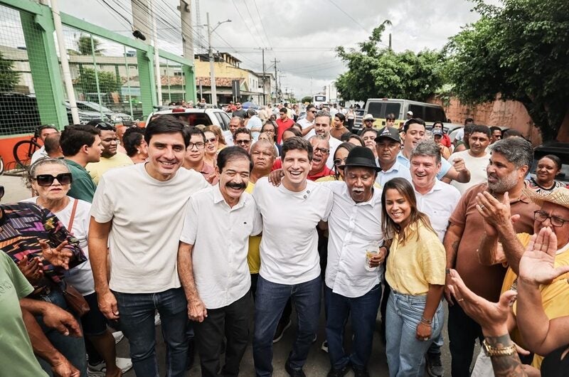 Em Carpina, João Campos faz rodada de escuta da população e elenca água e PE-90 como prioridades