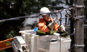 Escola de Eletricistas da Neoenergia abre 54 vagas em Pernambuco; 80% dos formados foram contratados Escola de Eletricistas da Neoenergia abre 54 vagas em Pernambuco; 80% dos formados foram contratados