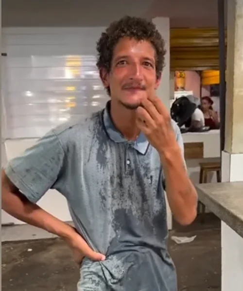 Após vídeo pedindo ajuda para voltar a Minas Gerais viralizar, homem em situação de rua é preso pela Polícia Militar em Petrolândia