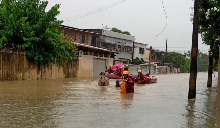Chuvas em Pernambuco causam seis óbitos, deslocamento de 9,4 mil pessoas e danos em 27 municípios