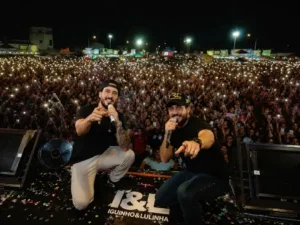 “Esse é o lugar que nos abraçou desde o comecinho de tudo”, dizem Iguinho e Lulinha após show em Paulo Afonso “Esse é o lugar que nos abraçou desde o comecinho de tudo”, dizem Iguinho e Lulinha após show em Paulo Afonso