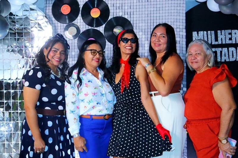 Mulheres Arretadas promove viagem aos anos 60 em noite de música, diversão e empoderamento feminino em Petrolândia