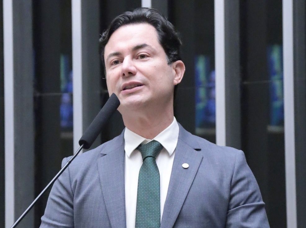Clodoaldo Magalhães relata projeto de lei que beneficia a Hemobras e fortalece o SUS