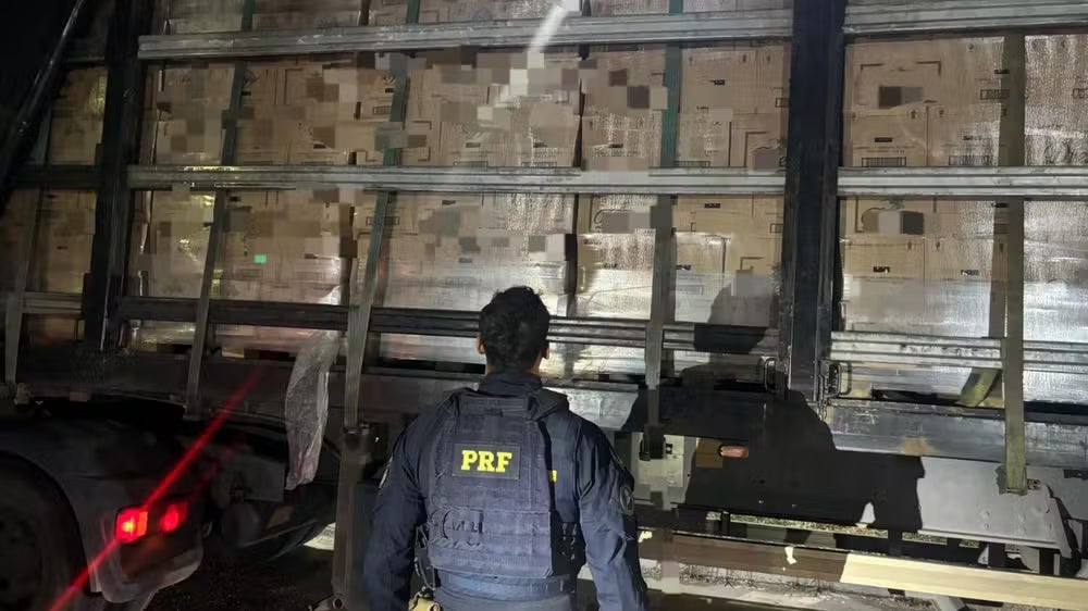 PRF apreende carga de conhaque avaliada em R$ 500 mil em Serra Talhada