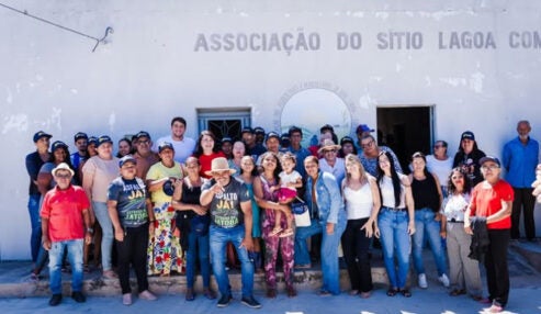 Bruno Marques reforça compromisso com o Sertão durante visita à Associação de Agricultores em Ouricuri