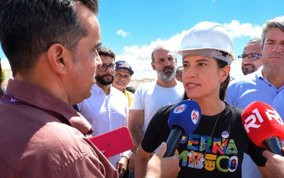 Governadora Raquel Lyra destaca obras, minimiza ausência do prefeito e reafirma investimentos de mais de R$ 50 milhões em Petrolândia