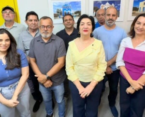 Rorró assina ordem de serviço para reforma do Estádio Municipal de Floresta