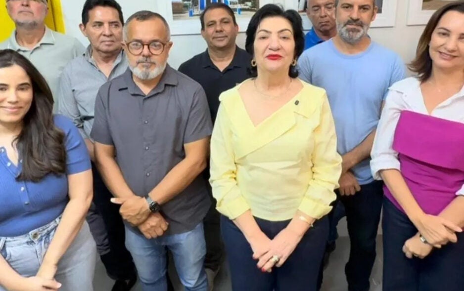 Rorró assina ordem de serviço para reforma do Estádio Municipal de Floresta