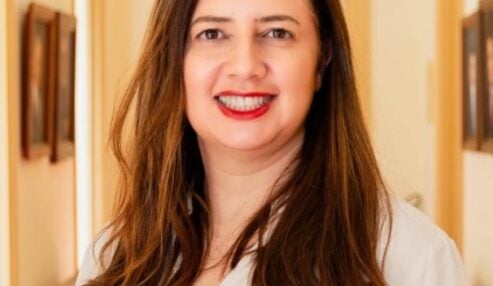 Juliana Gouveia lamenta tragédia com van do TFD de Petrolândia e presta solidariedade às famílias das vítimas